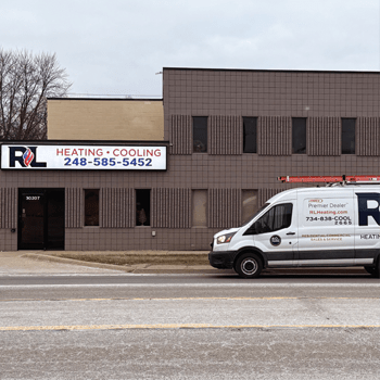 R&L Heating and Cooling's Madison Heights storefront